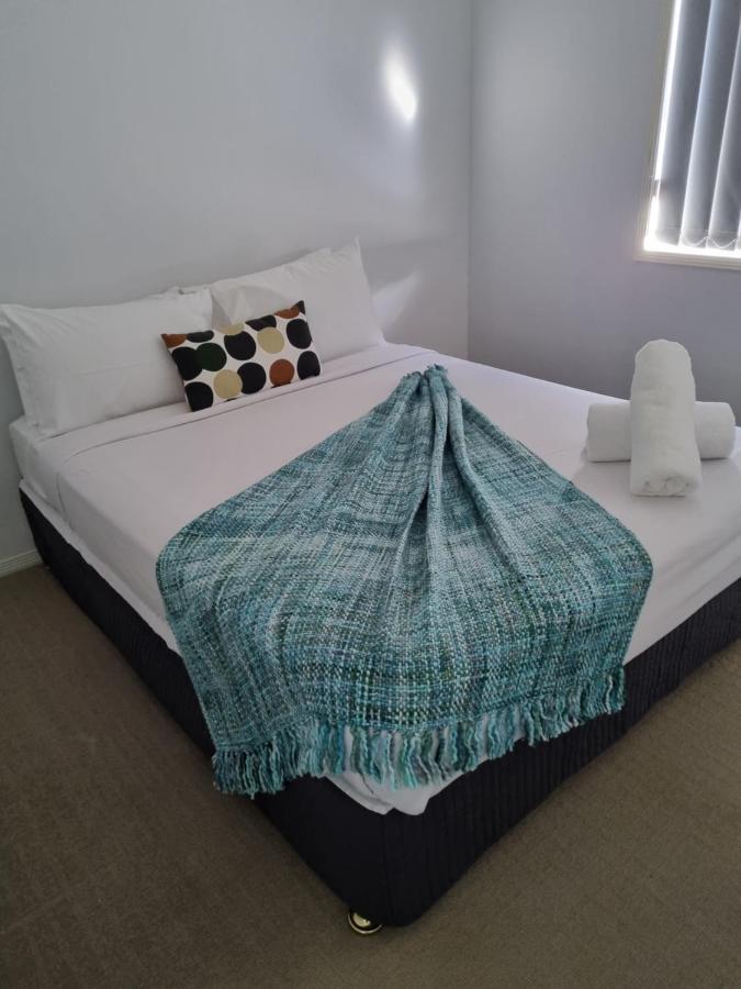 Blk Stays Guest House Deluxe Units Morayfield Экстерьер фото
