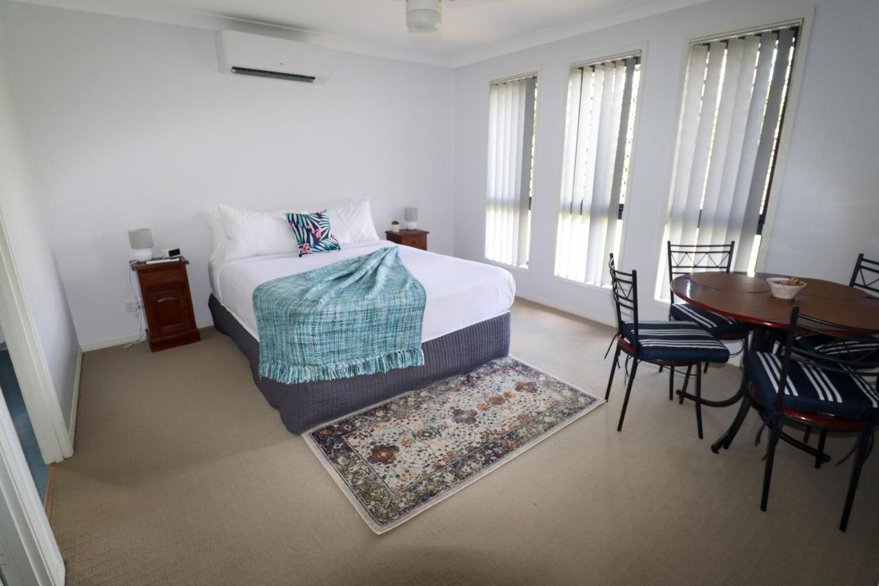 Blk Stays Guest House Deluxe Units Morayfield Экстерьер фото