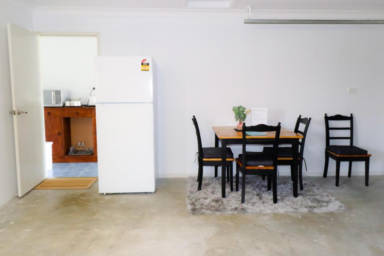 Blk Stays Guest House Deluxe Units Morayfield Экстерьер фото
