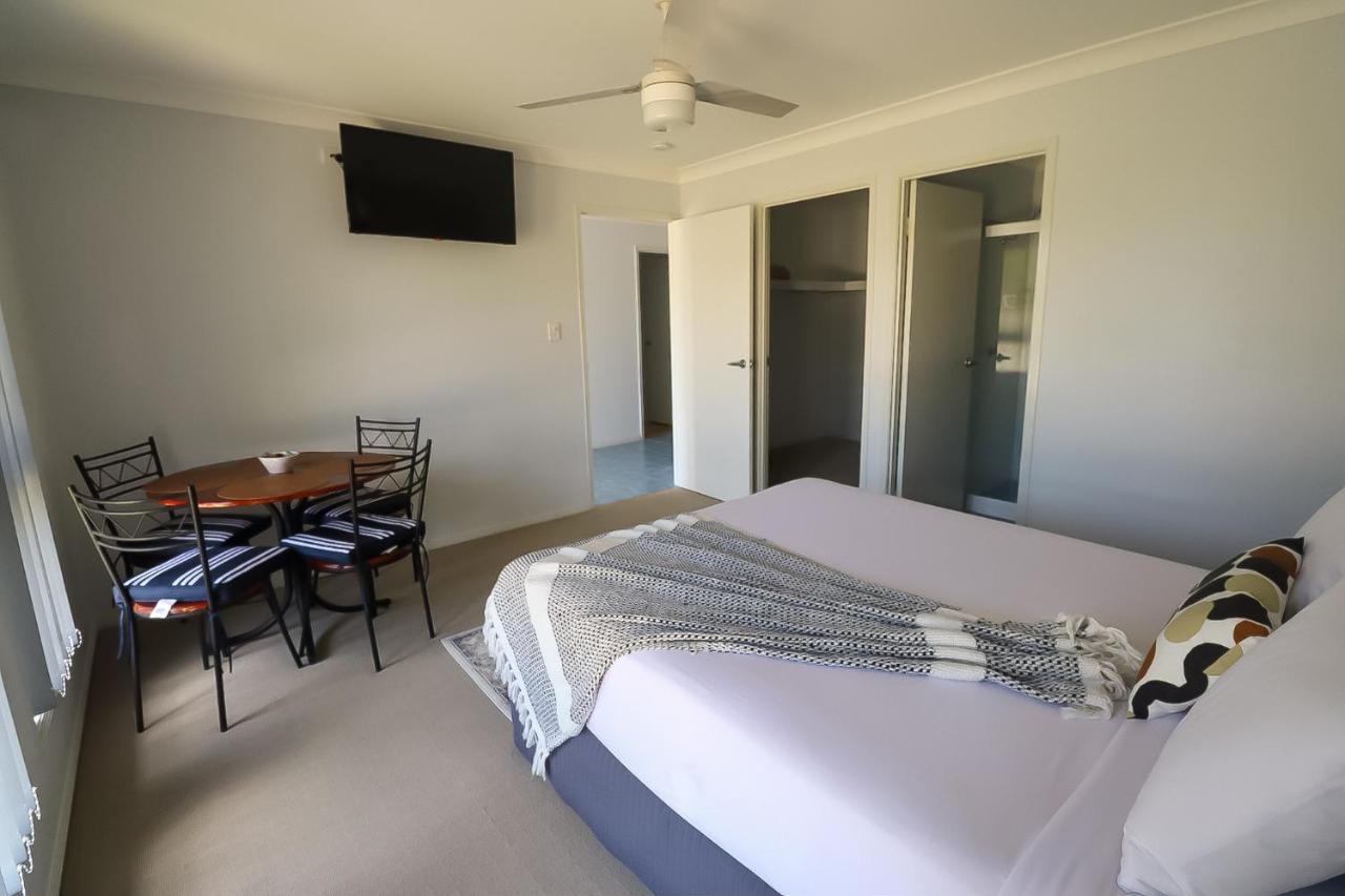 Blk Stays Guest House Deluxe Units Morayfield Экстерьер фото