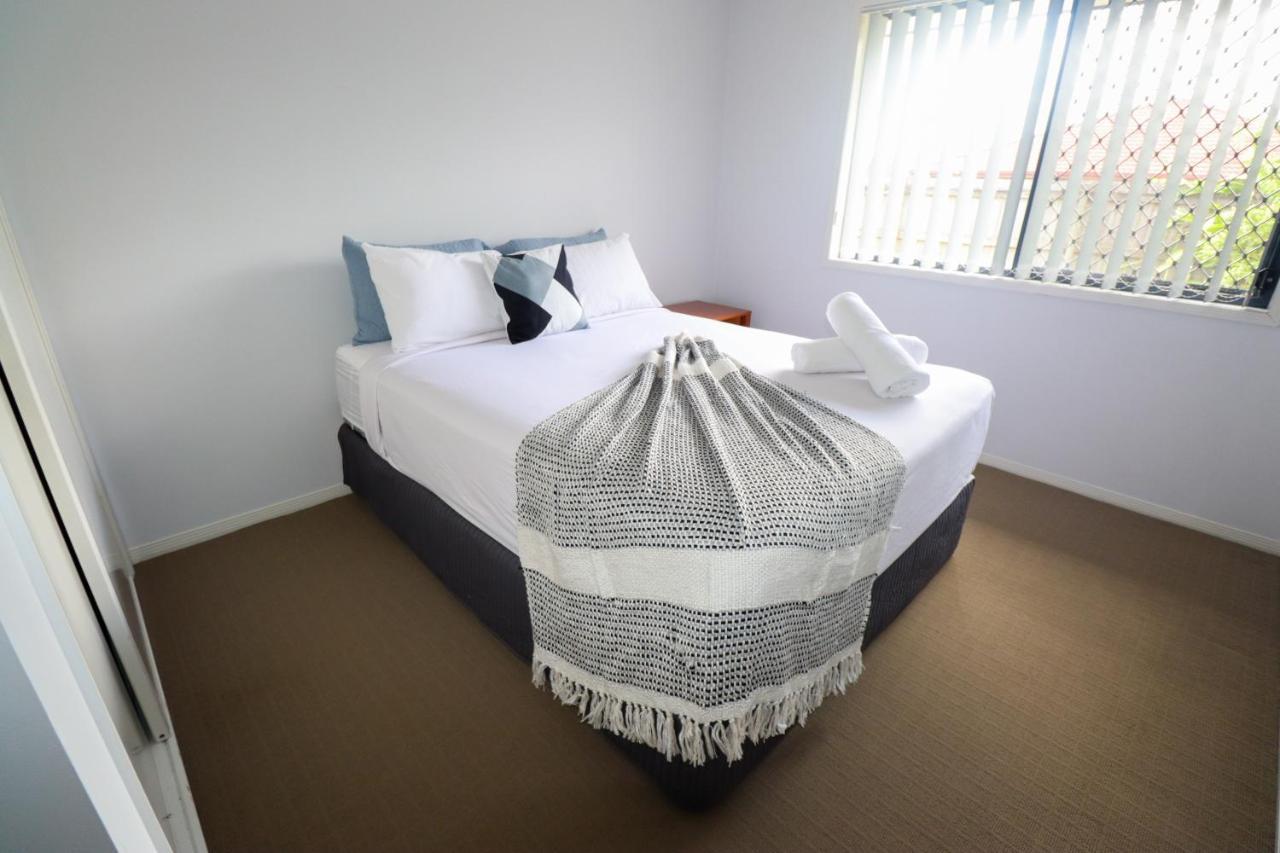 Blk Stays Guest House Deluxe Units Morayfield Экстерьер фото